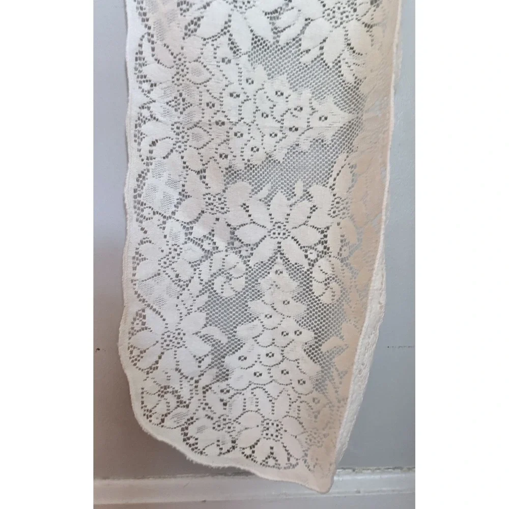 VTG Ecru Lace Dresser Table Runner Christmas Floral Poinsettia Quaker  64x13